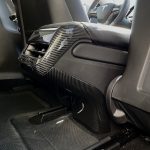 Model 3/Y Backseat Center Console Base Cap- Carbon Fiber - Imagem 4