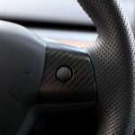 Model 3 / Y Steering Wheel Middle Trim Cover - Carbon Fiber Interior Mods - Imagen 4